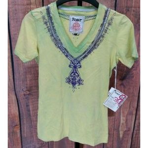 NWT Roar Medium Green Yellow V-Neck T-Shirt